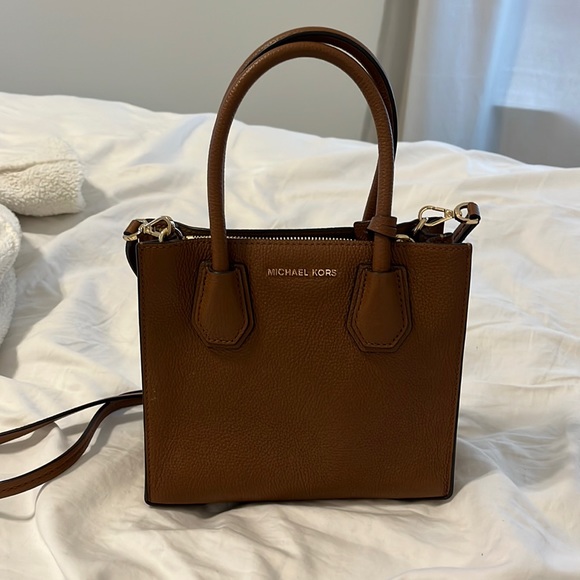Michael Kors Purse - Picture 1 of 4